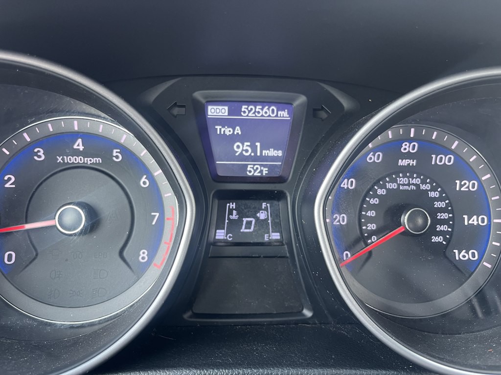 2016 Hyundai Elantra Image 9