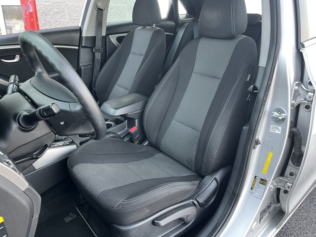 2016 Hyundai Elantra Image 11