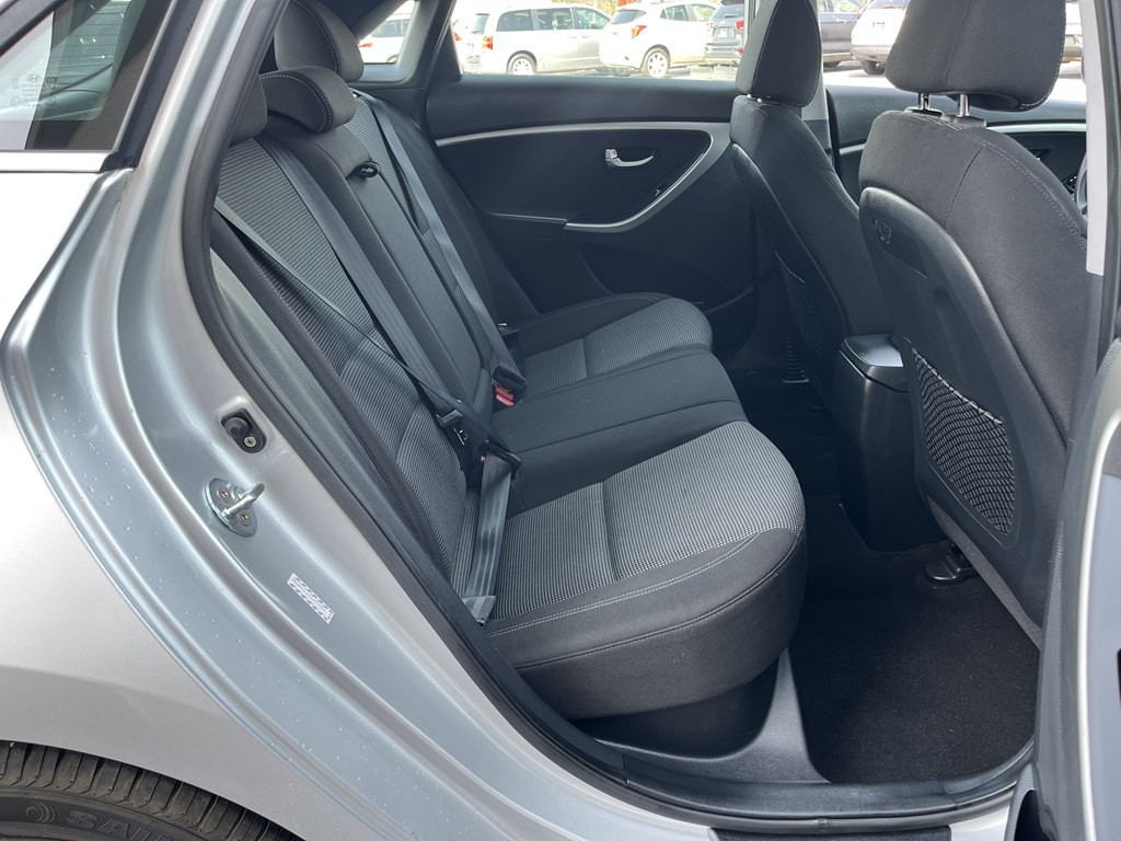 2016 Hyundai Elantra Image 14