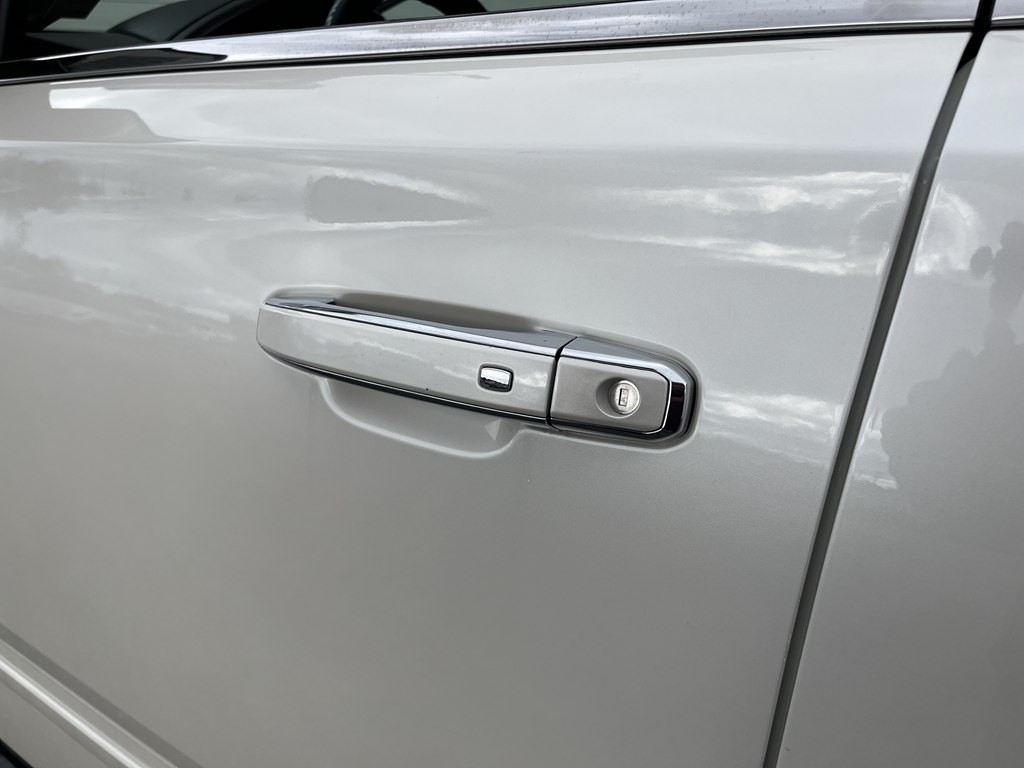 2015 Chevrolet Tahoe Image 23