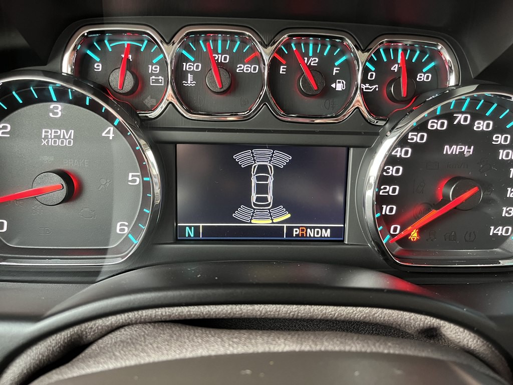 2015 Chevrolet Tahoe Image 32