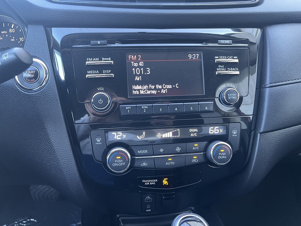 2017 Nissan Rogue Image 10