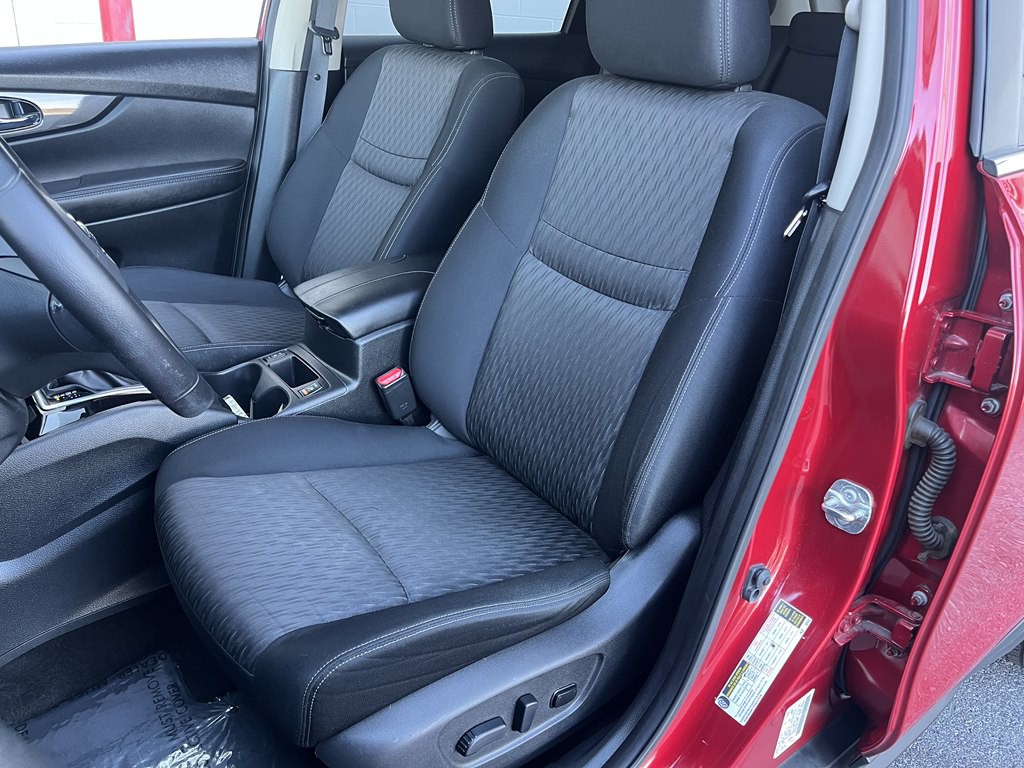 2017 Nissan Rogue Image 11