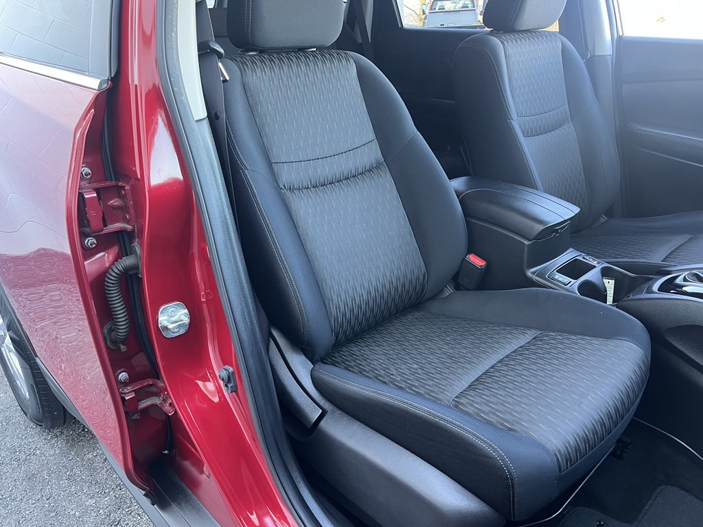 2017 Nissan Rogue Image 13