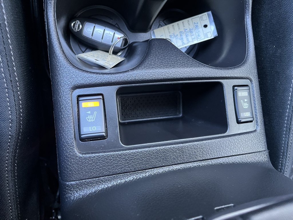 2017 Nissan Rogue Image 24