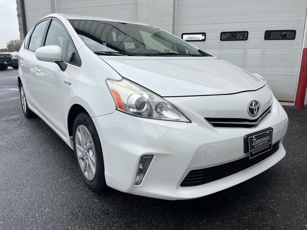 2013 Toyota Prius Image 1