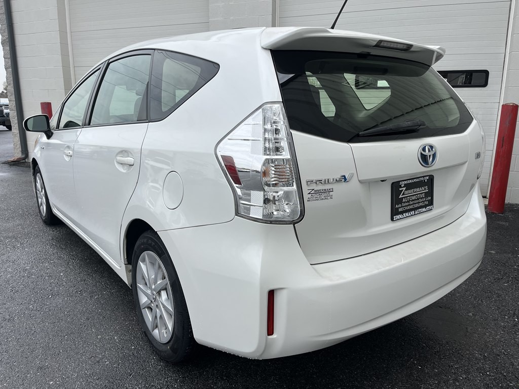 2013 Toyota Prius Image 5