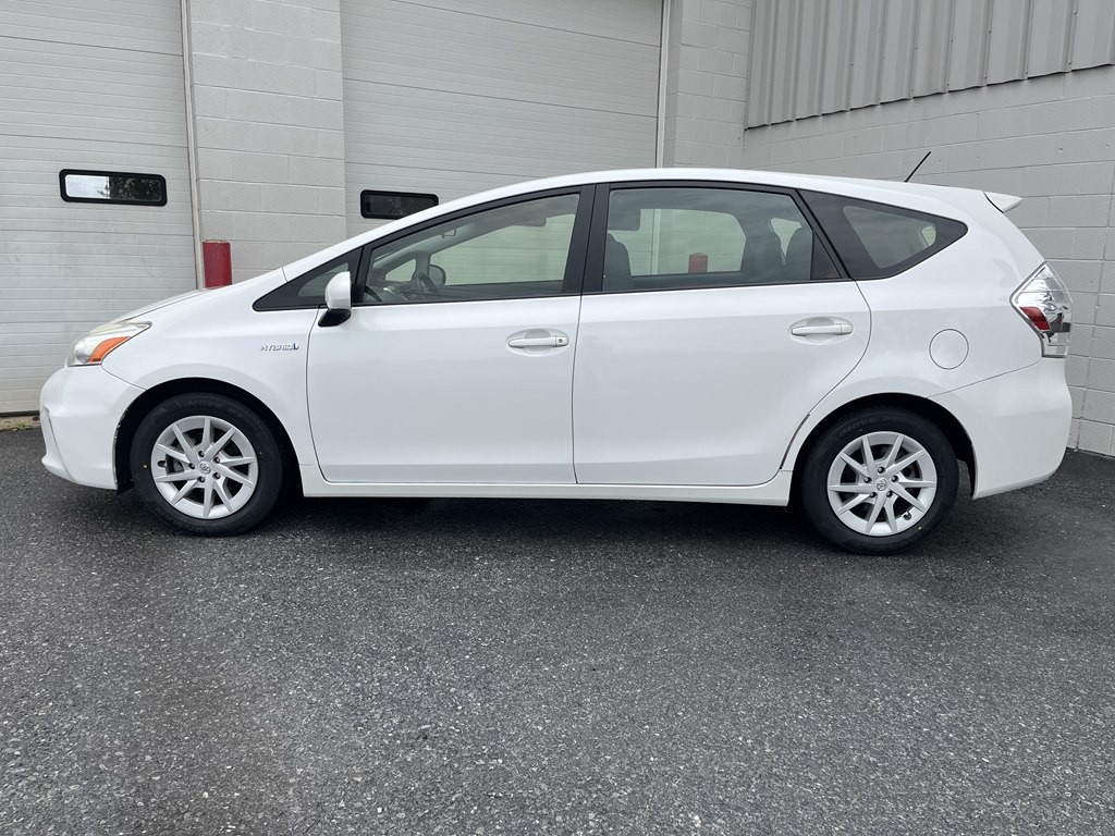 2013 Toyota Prius Image 6