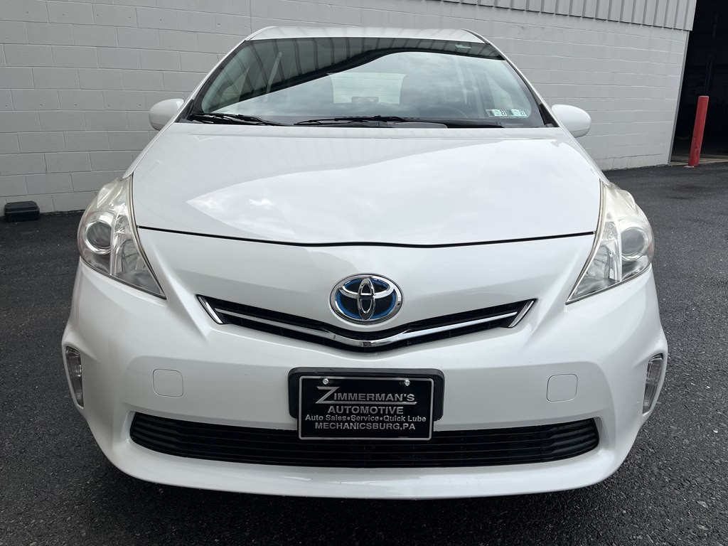 2013 Toyota Prius Image 8
