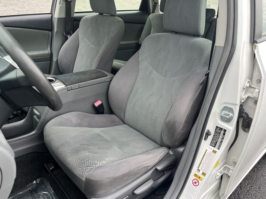 2013 Toyota Prius Image 11