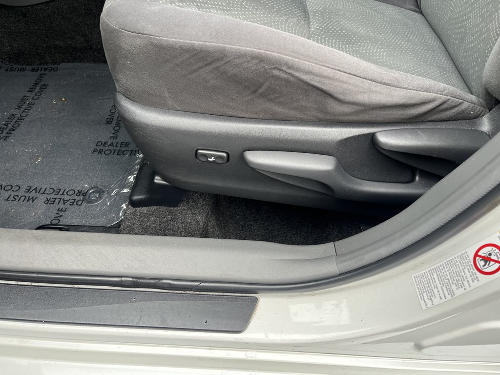 2013 Toyota Prius Image 20