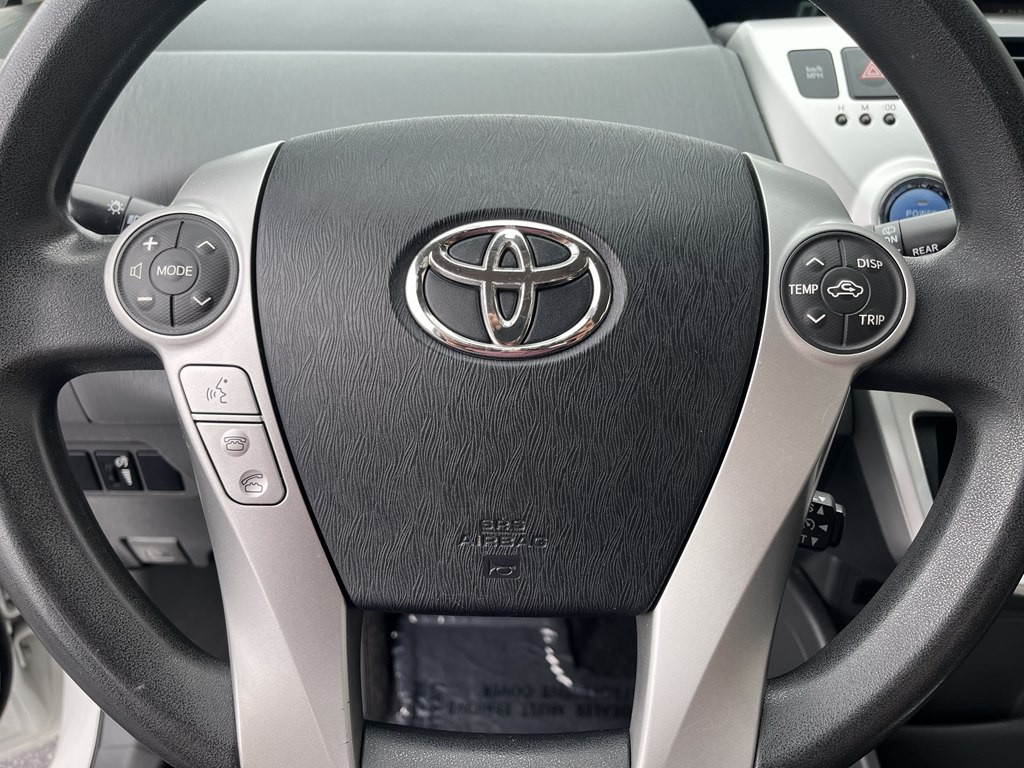 2013 Toyota Prius Image 21