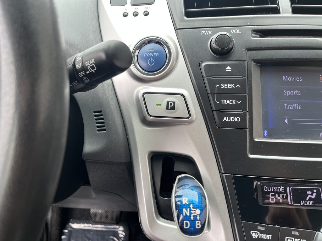 2013 Toyota Prius Image 24