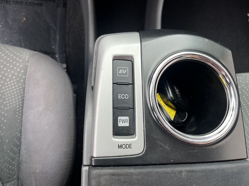 2013 Toyota Prius Image 26