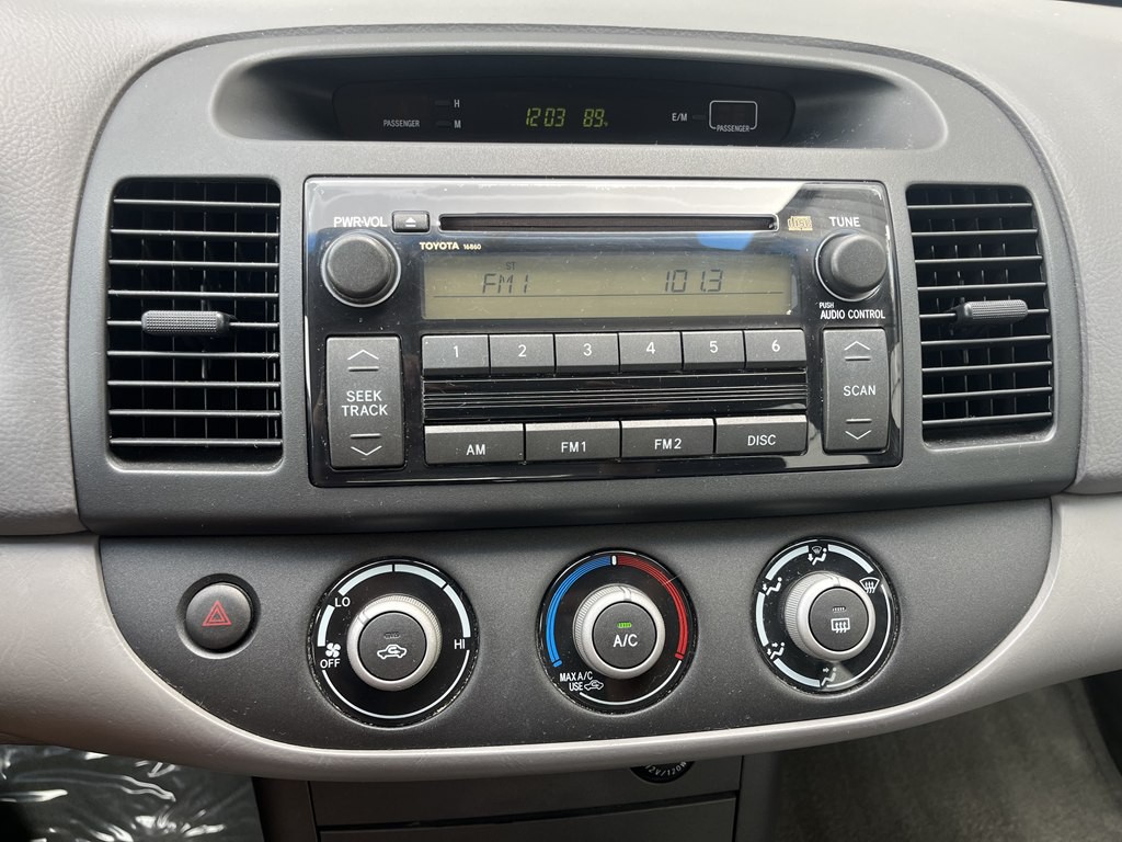 2005 Toyota Camry Image 10