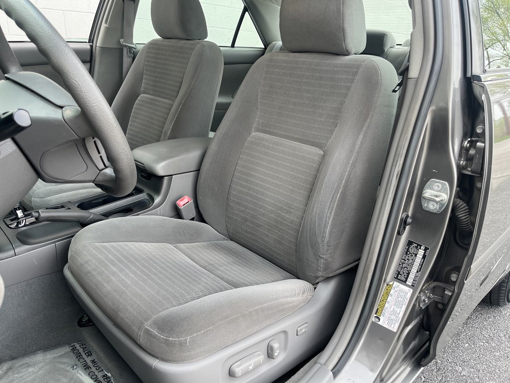 2005 Toyota Camry Image 11