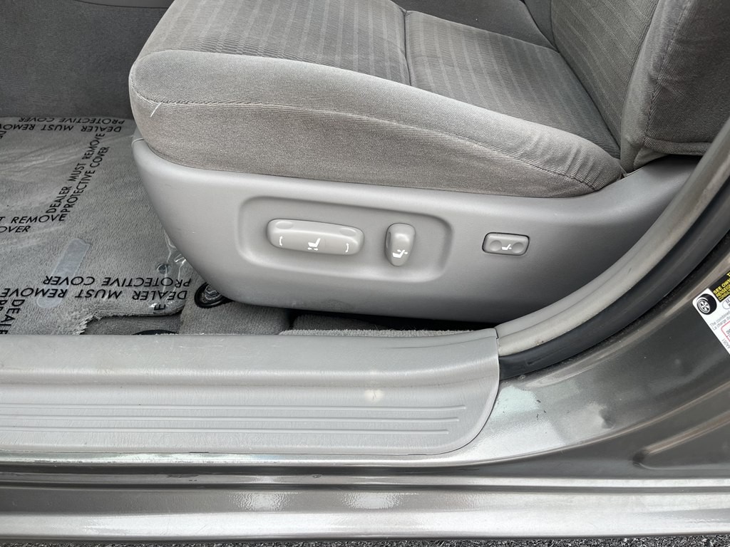2005 Toyota Camry Image 18