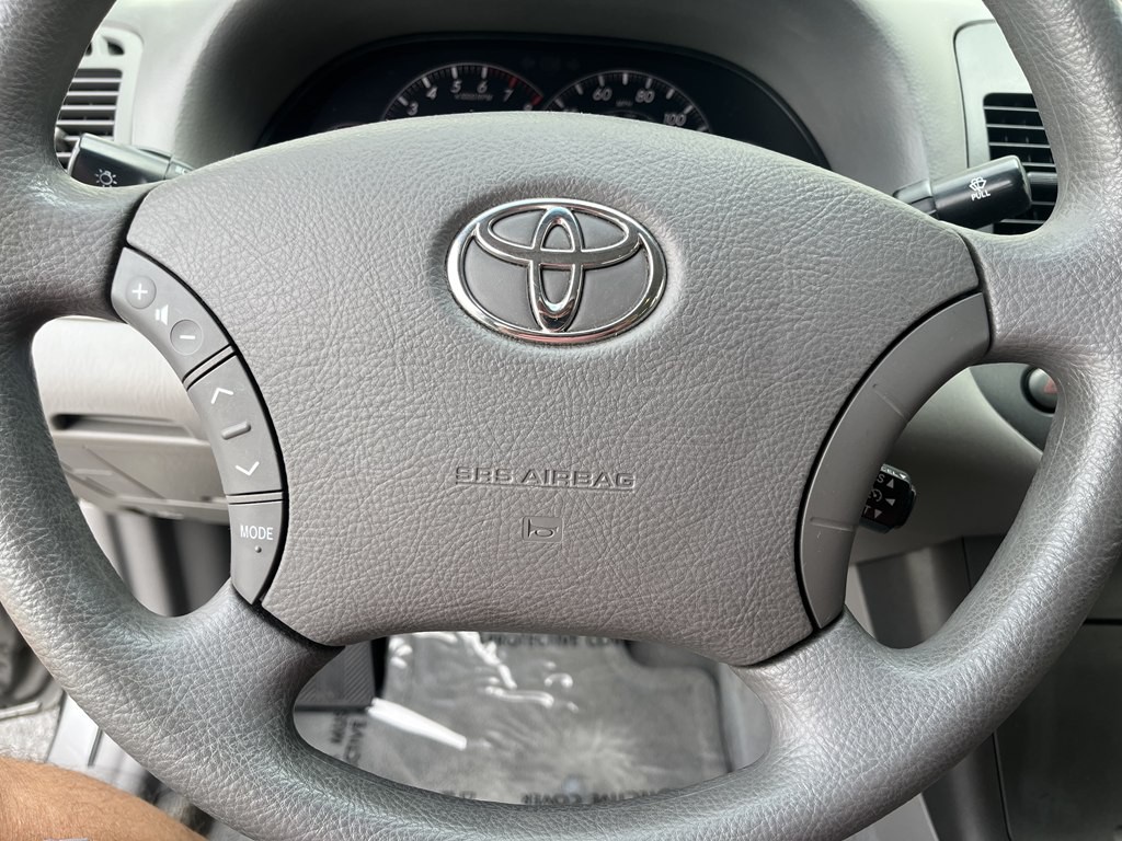 2005 Toyota Camry Image 19