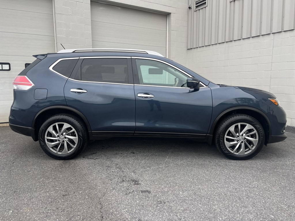2015 Nissan Rogue Image 2