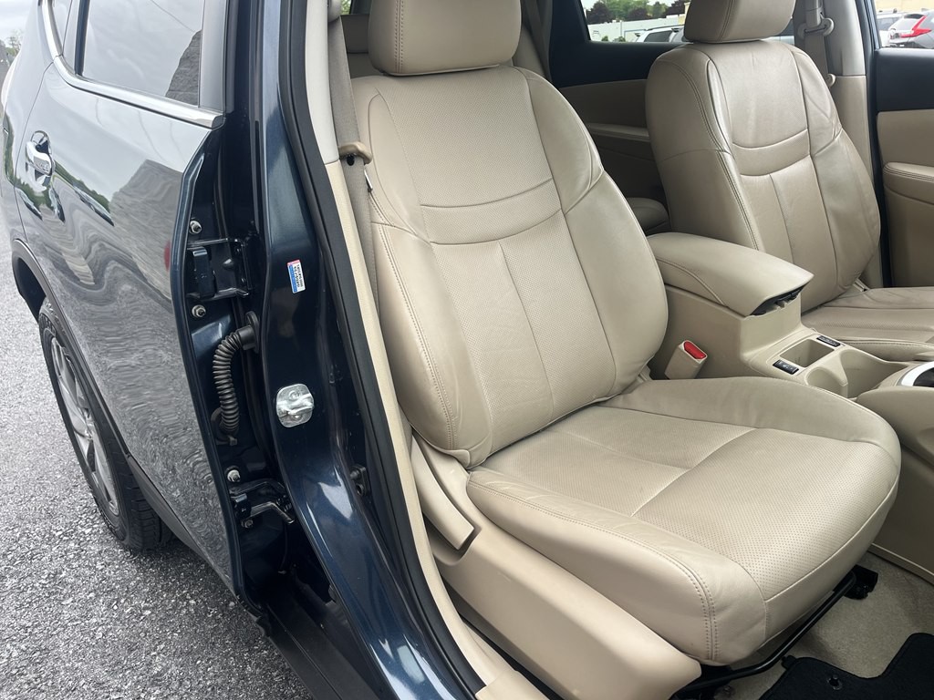2015 Nissan Rogue Image 14