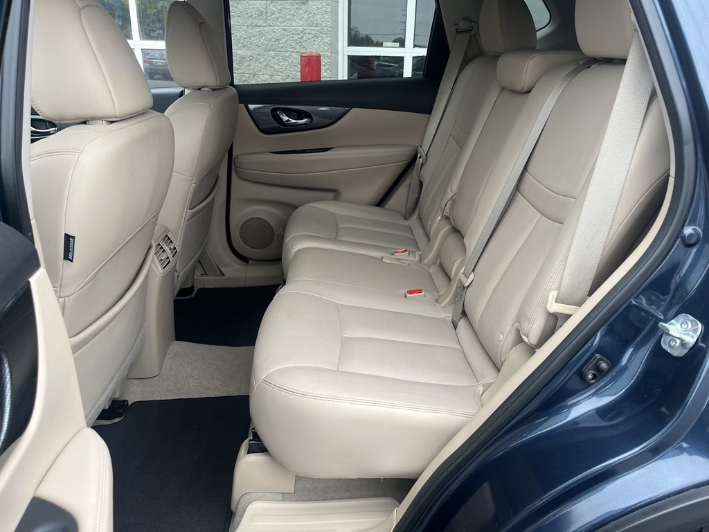 2015 Nissan Rogue Image 16