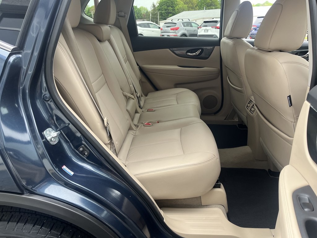 2015 Nissan Rogue Image 17