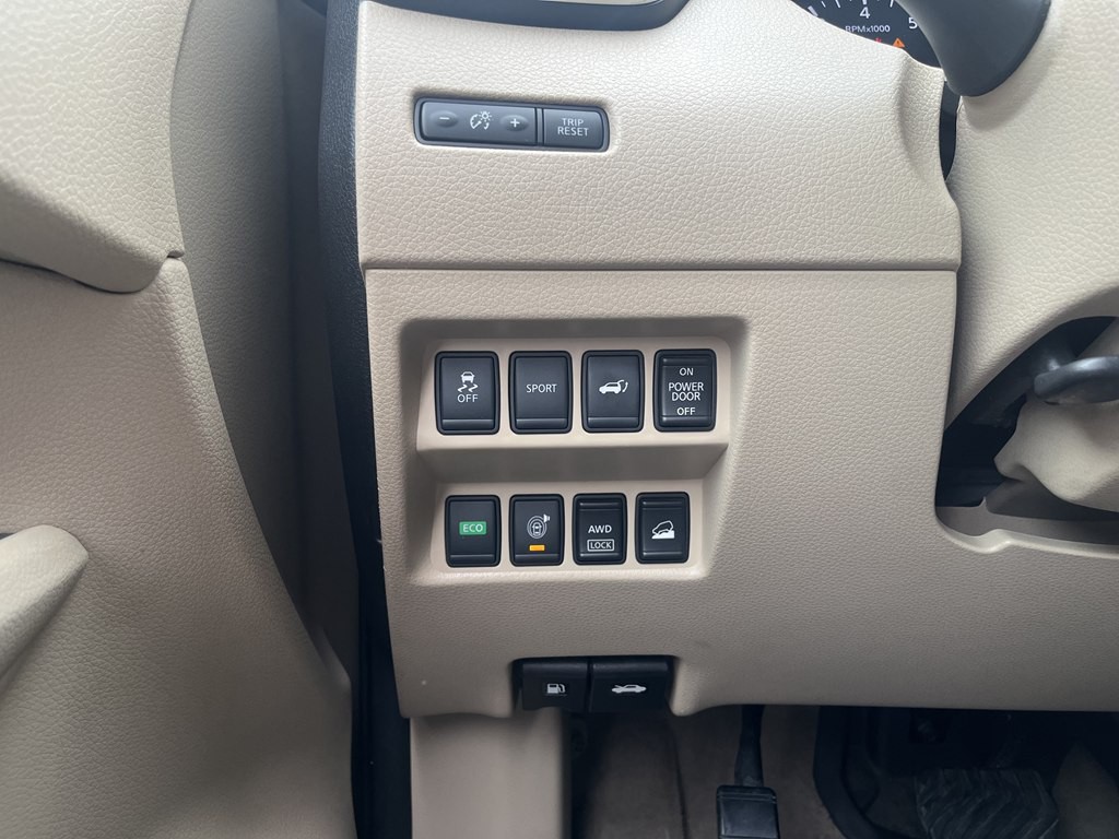2015 Nissan Rogue Image 24