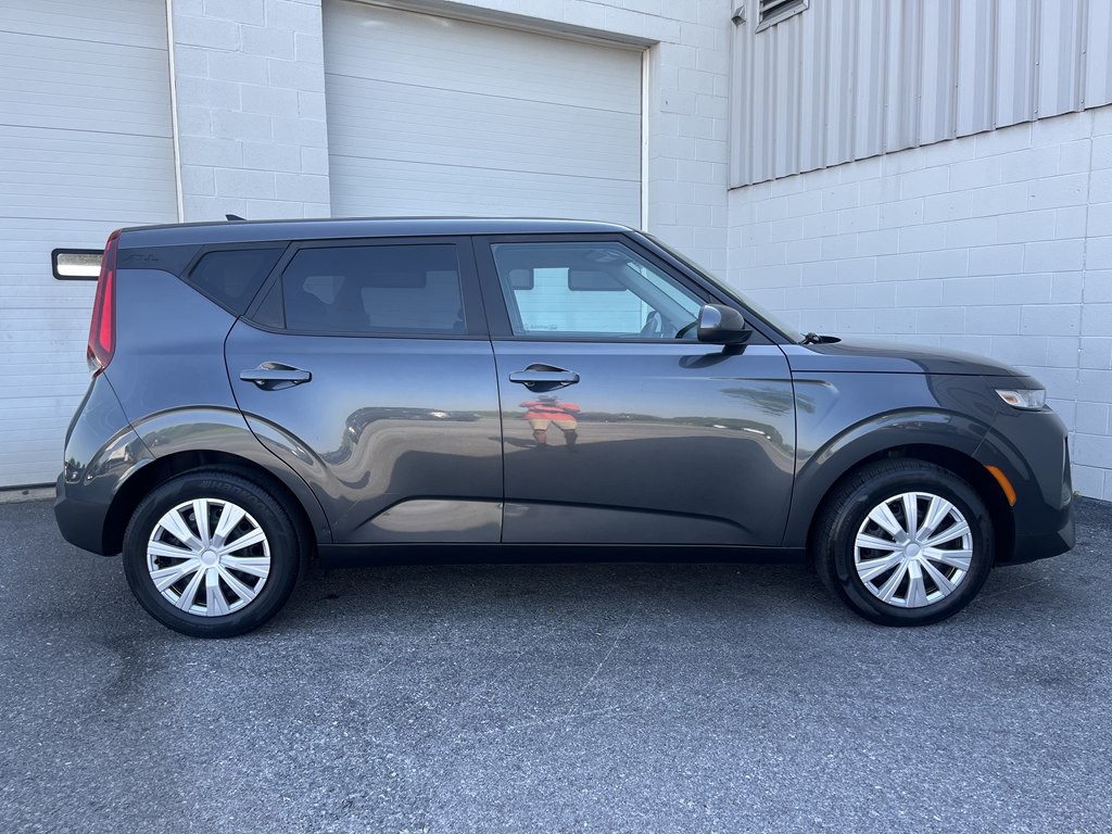 2021 Kia Soul Image 2