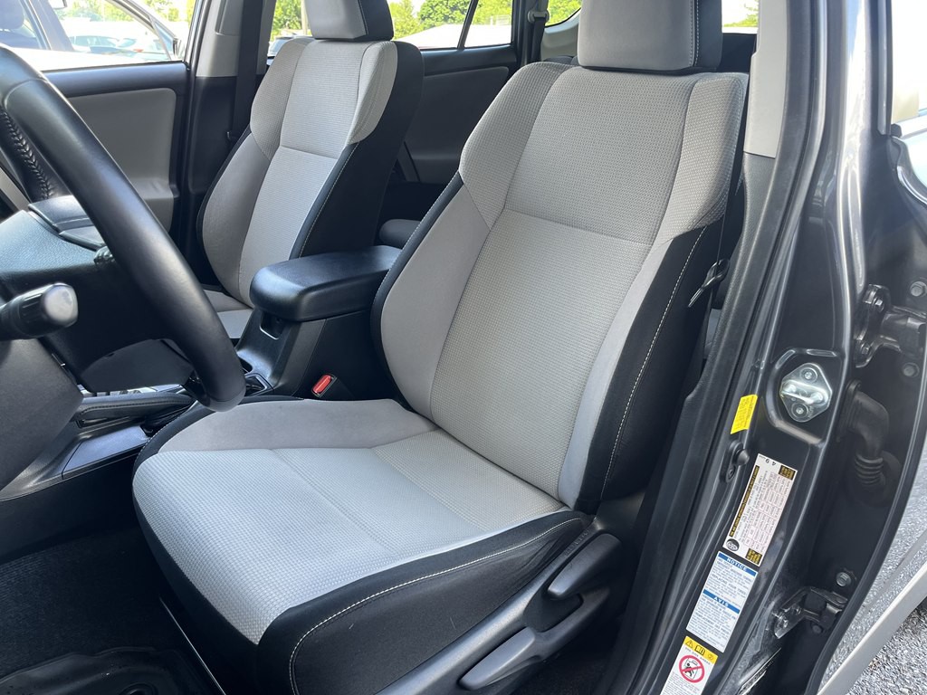 2017 Toyota Rav4 Image 12
