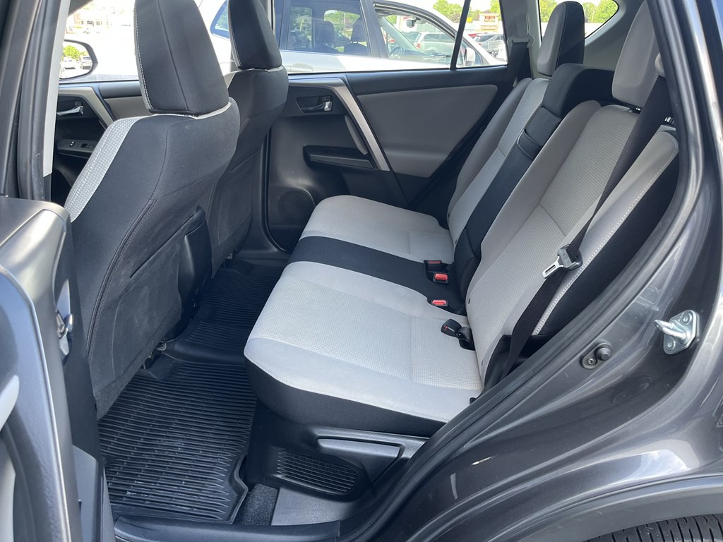 2017 Toyota Rav4 Image 16