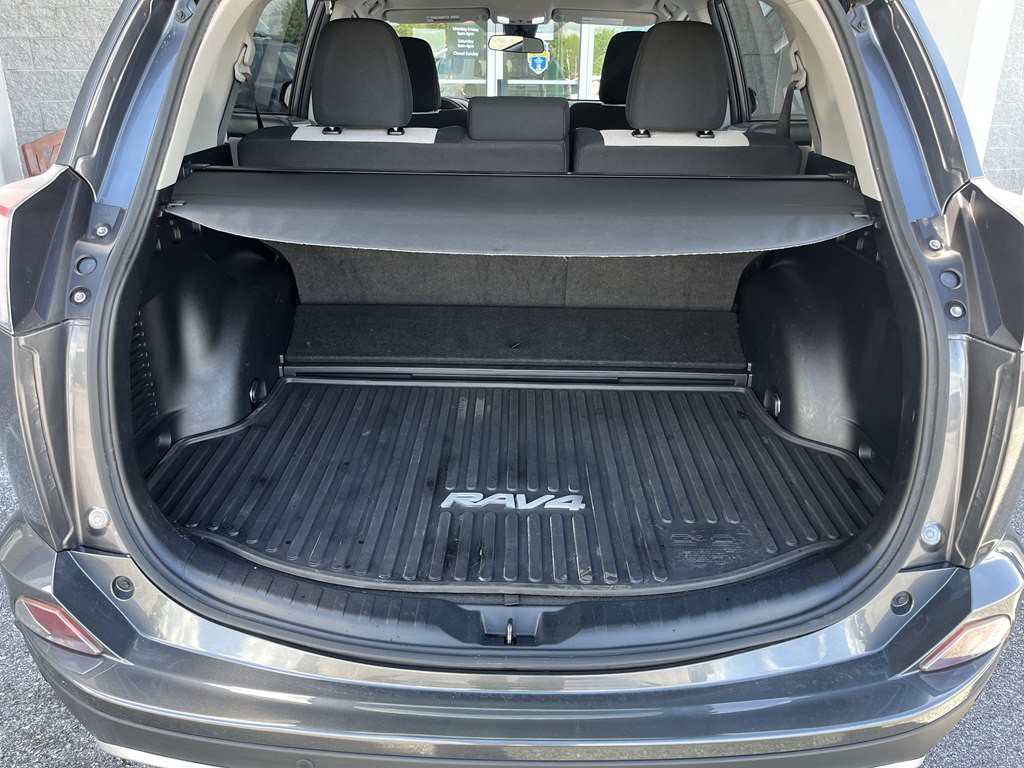 2017 Toyota Rav4 Image 18