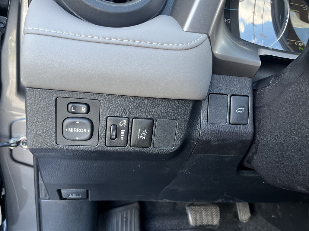 2017 Toyota Rav4 Image 25