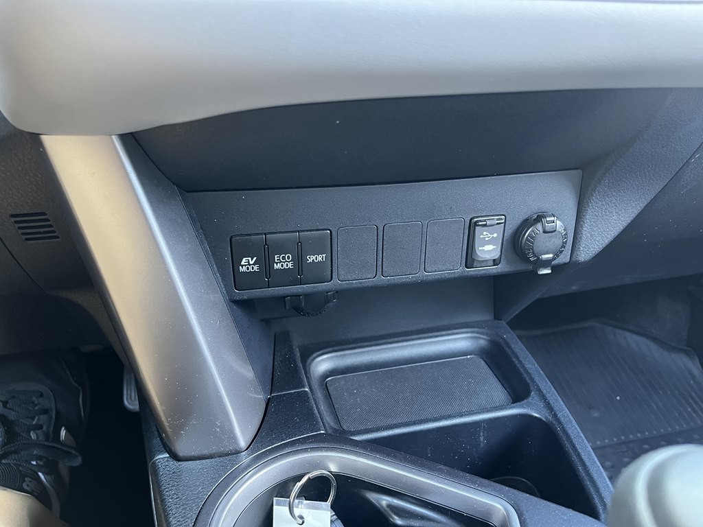 2017 Toyota Rav4 Image 28