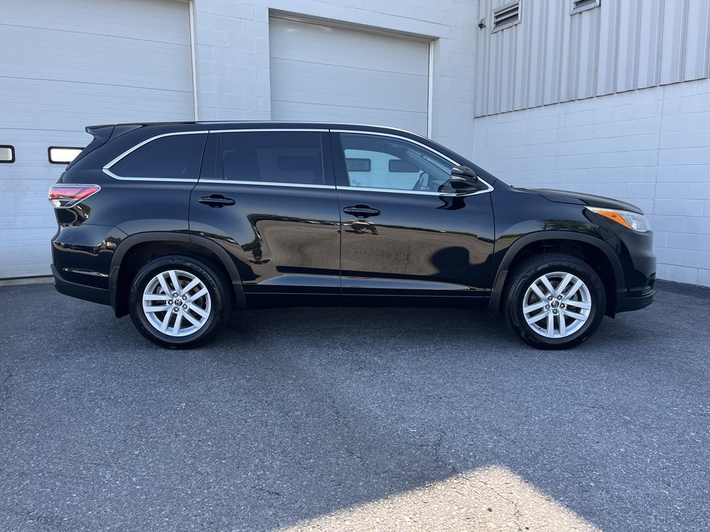 2016 Toyota Highlander Image 2