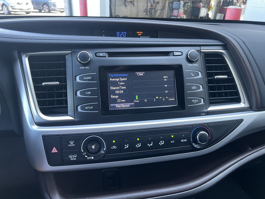 2016 Toyota Highlander Image 10