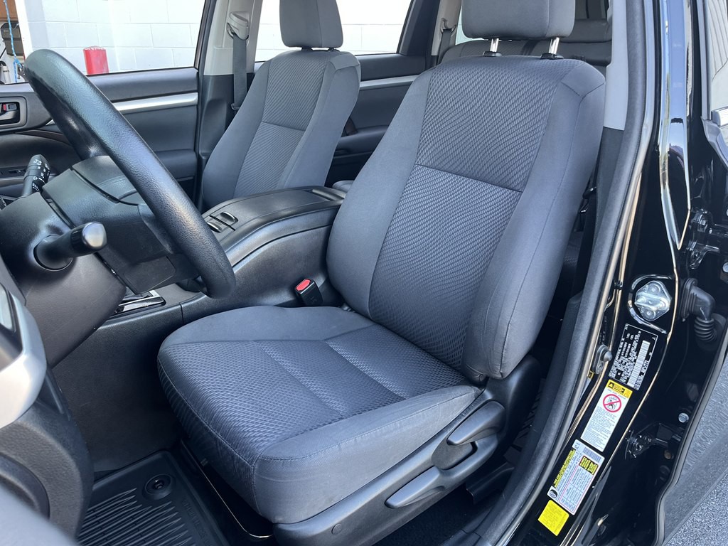 2016 Toyota Highlander Image 11