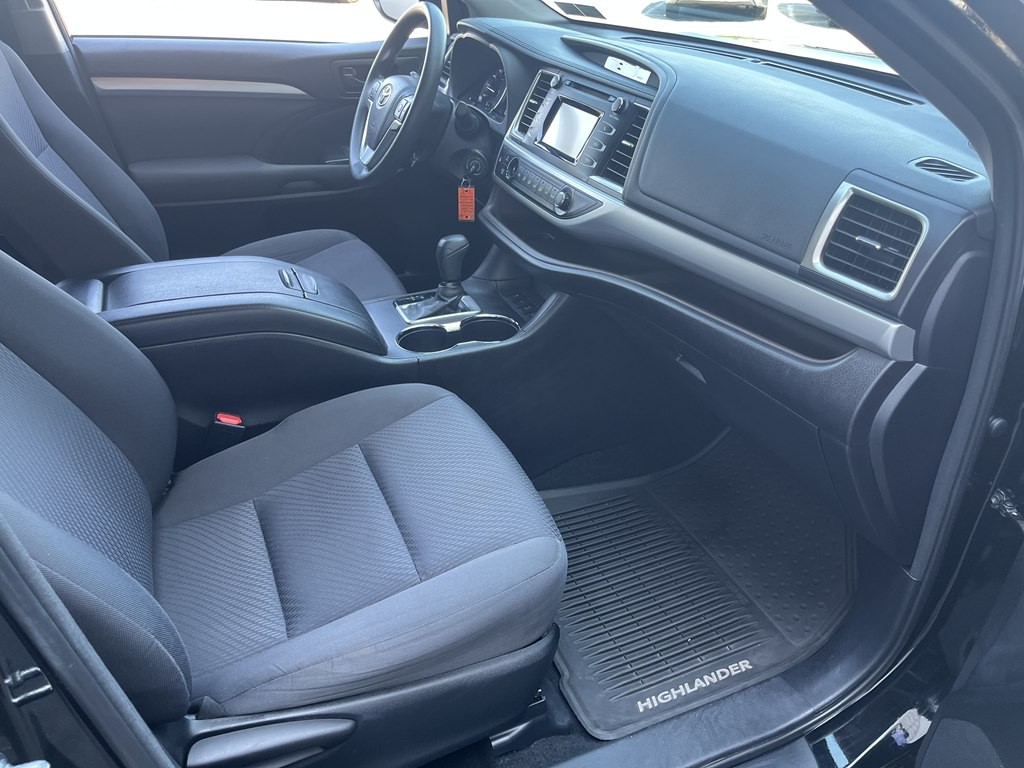 2016 Toyota Highlander Image 14