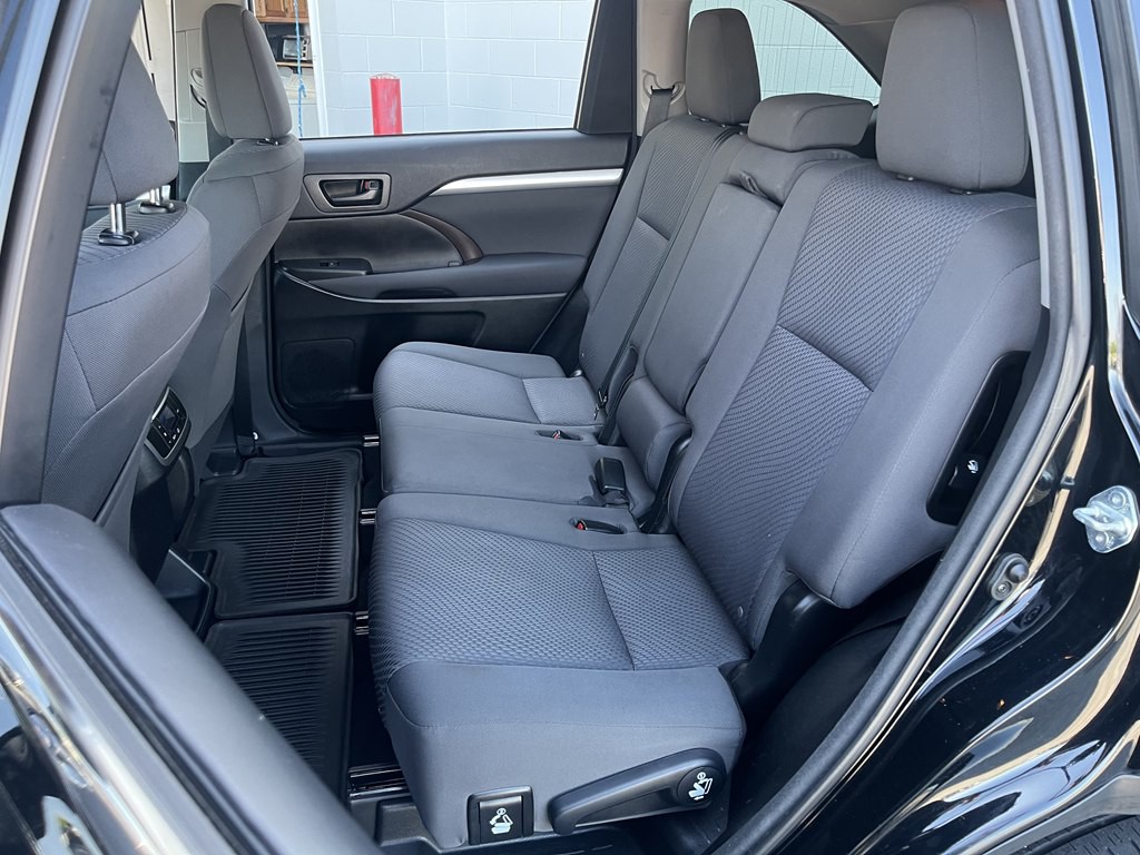2016 Toyota Highlander Image 15