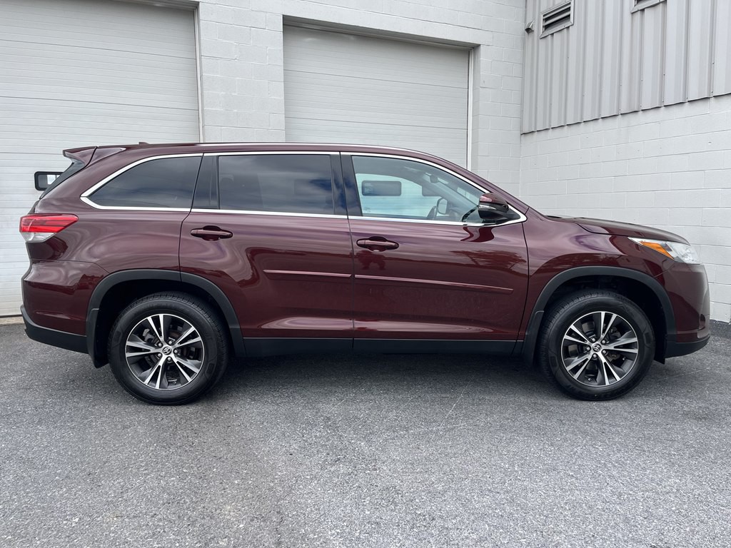 2019 Toyota Highlander Image 2