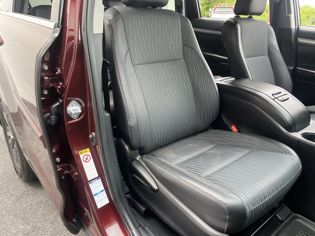 2019 Toyota Highlander Image 10