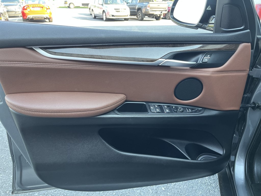 2017 BMW X5 Image 27
