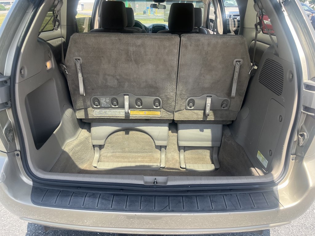 2010 Toyota Sienna Image 16