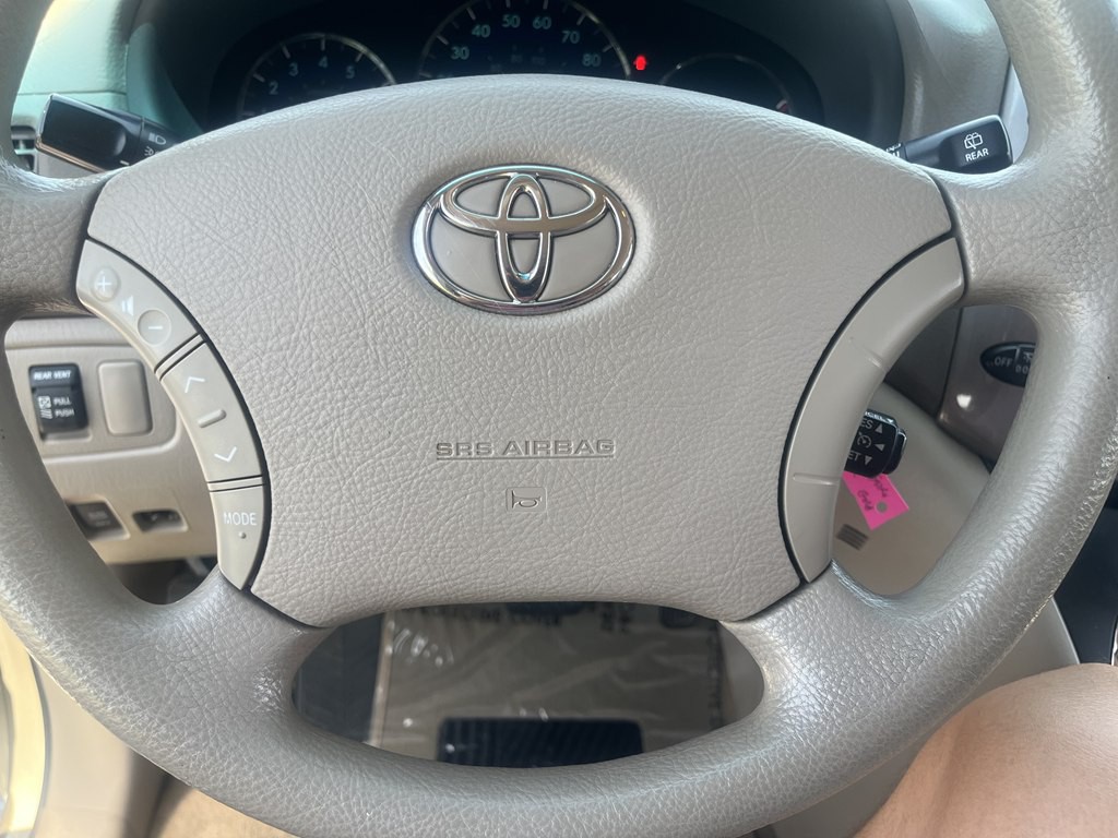 2010 Toyota Sienna Image 20
