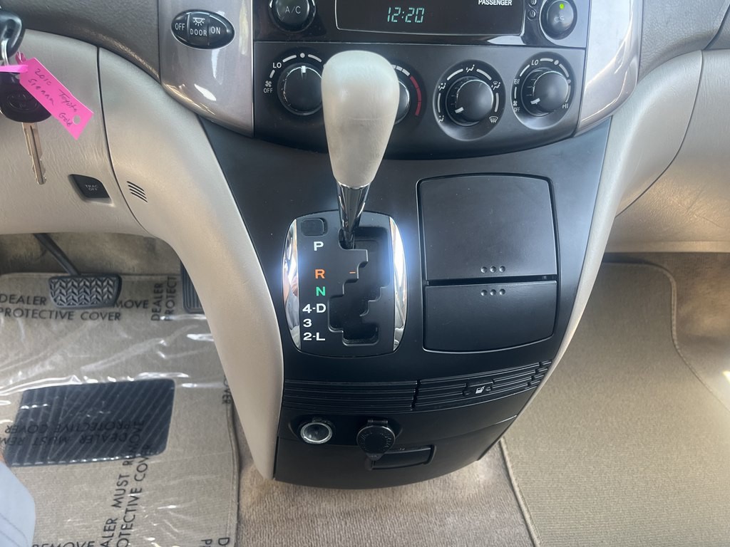 2010 Toyota Sienna Image 21