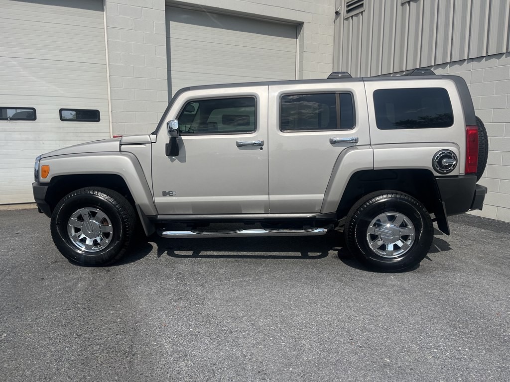 2009 HUMMER H3 Image 6
