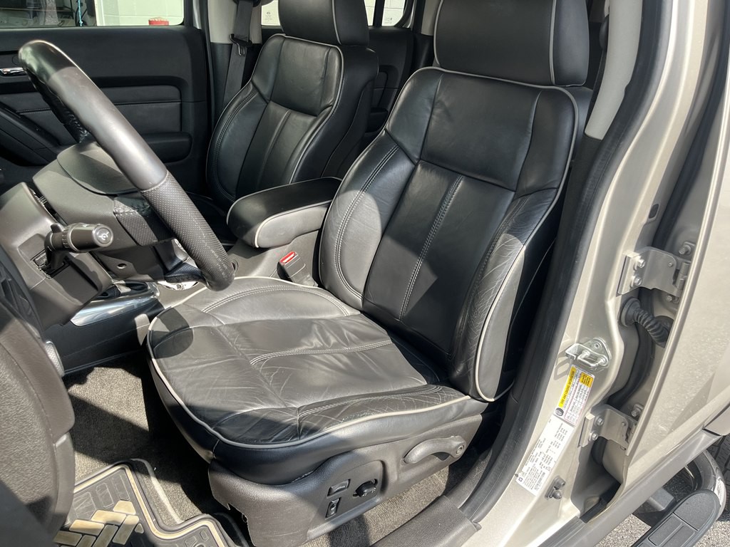 2009 HUMMER H3 Image 12