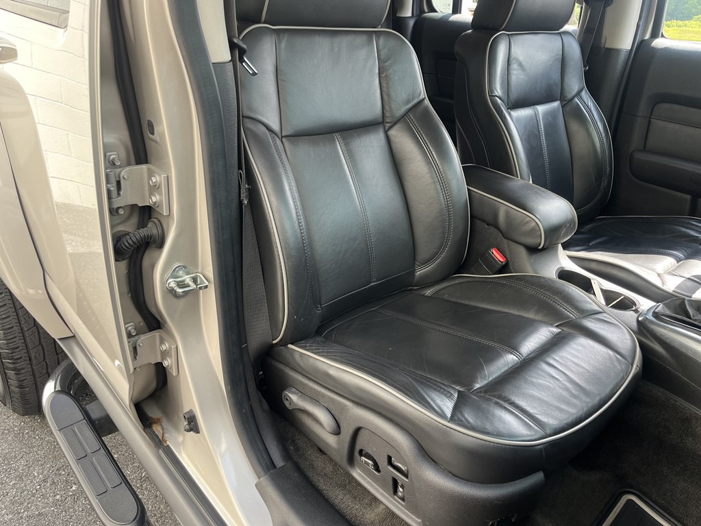 2009 HUMMER H3 Image 14