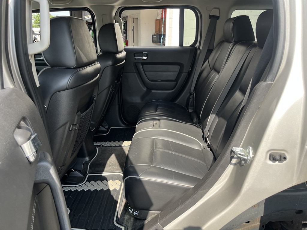 2009 HUMMER H3 Image 16