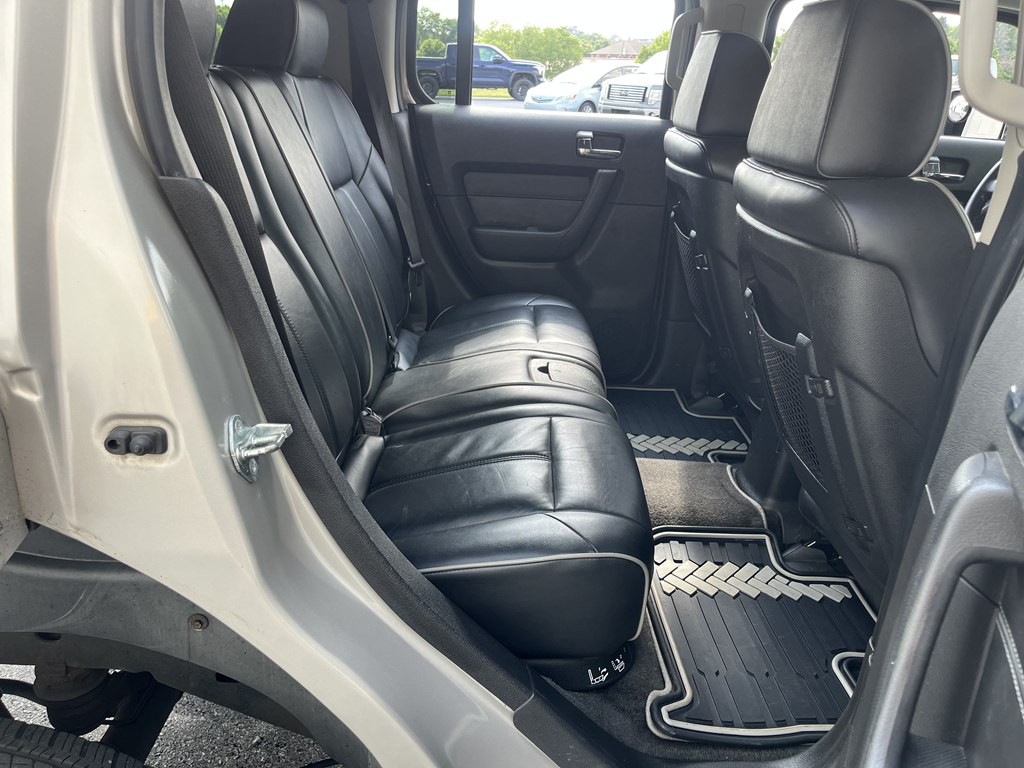 2009 HUMMER H3 Image 17
