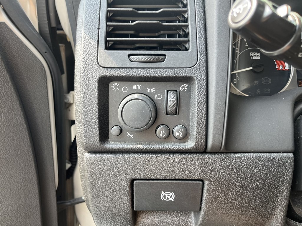 2009 HUMMER H3 Image 22